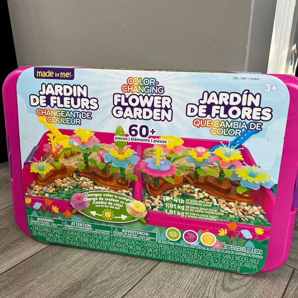 Made by Me Color Changing Flower Garden Play Set